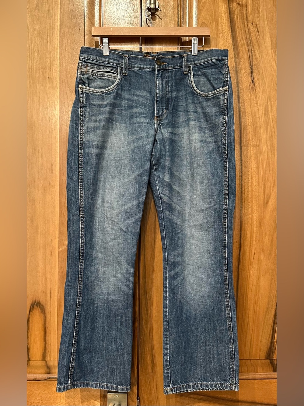 VTG Wrangler Bootcut Jeans, mid-Blue Distressed Wash, VGUC, 34x31